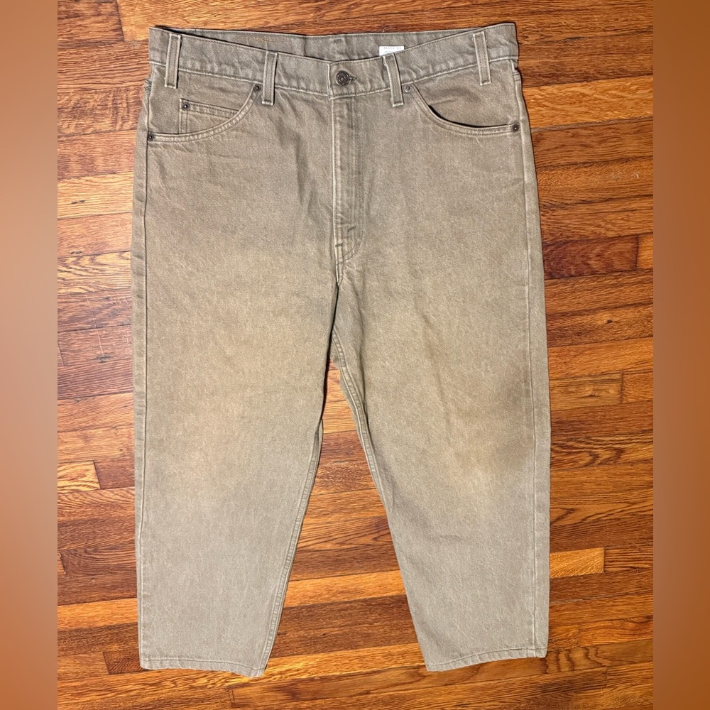 Men's Classic Levi”s Tan Jeans - Picture 6 of 7
